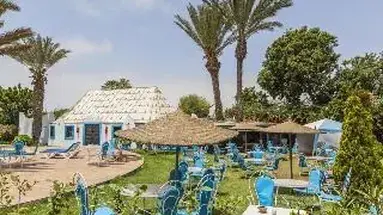 Oasis Hotel & Spa