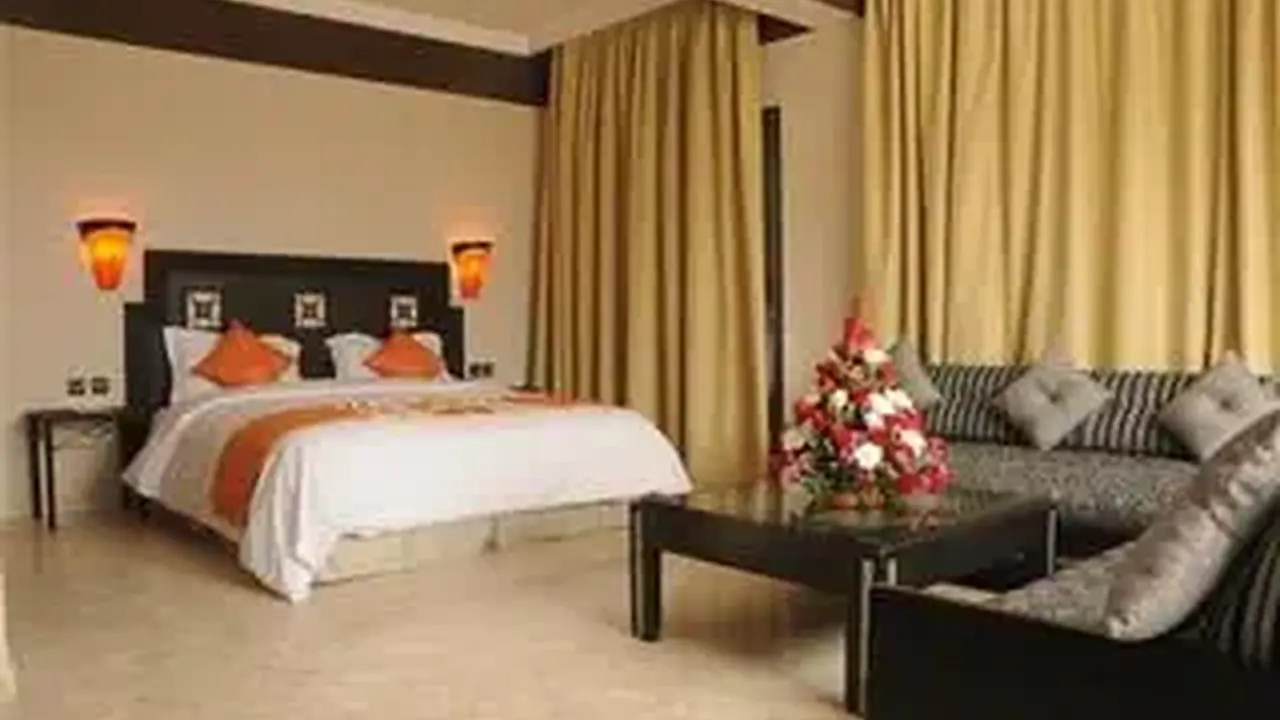 Oasis Hotel & Spa
