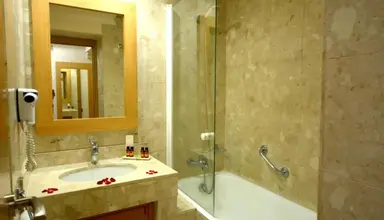 Oasis Hotel & Spa