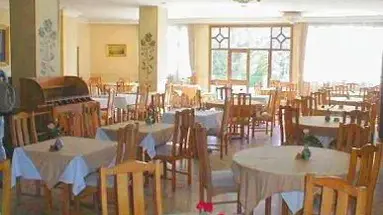Oasis Hotel & Spa