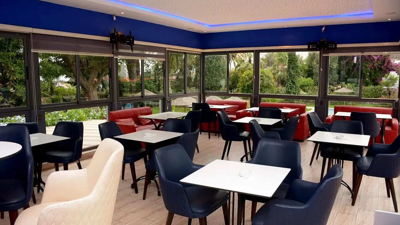 Oasis Hotel & Spa