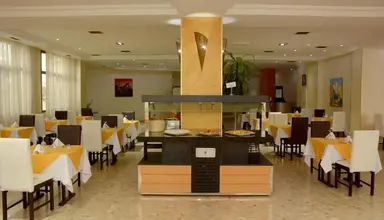 Oasis Hotel & Spa