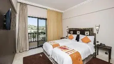 Oasis Hotel & Spa