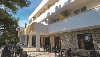 Oaza (Gradac)