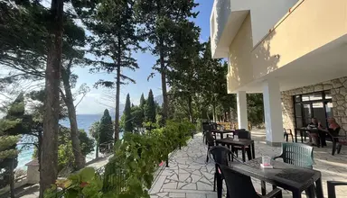 Oaza (Gradac)