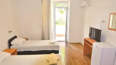 Oaza (Gradac)
