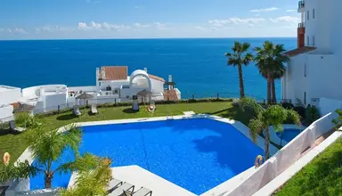 Olee Nerja Holiday Rentals by Fuerte Group