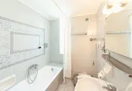 Olympic Suites Apartments 