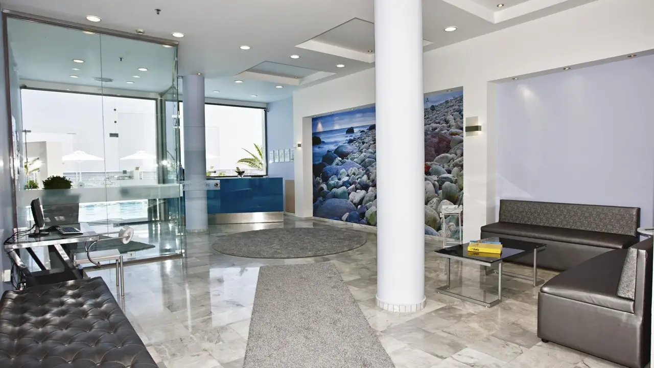 Olympic Suites Apartments 