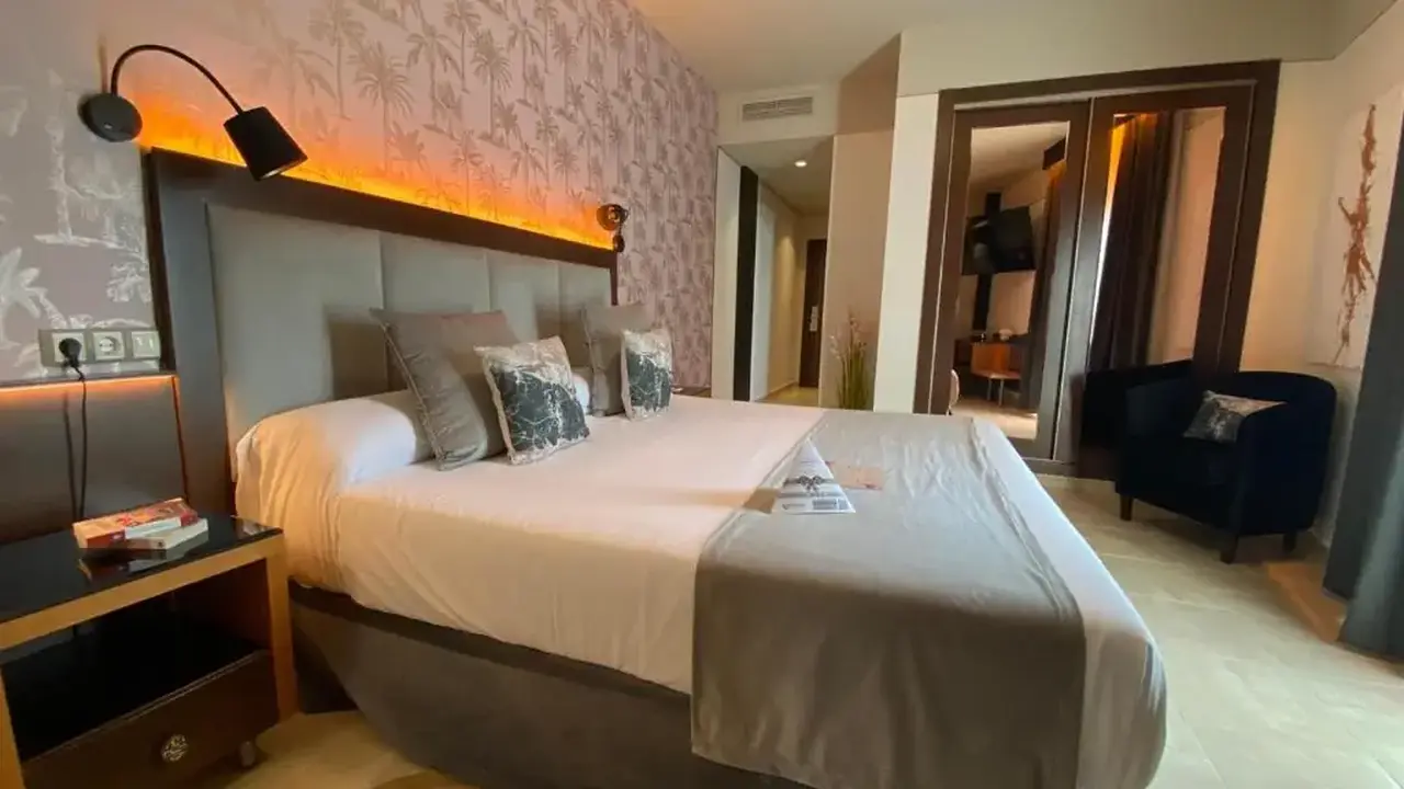 On Aleta Room