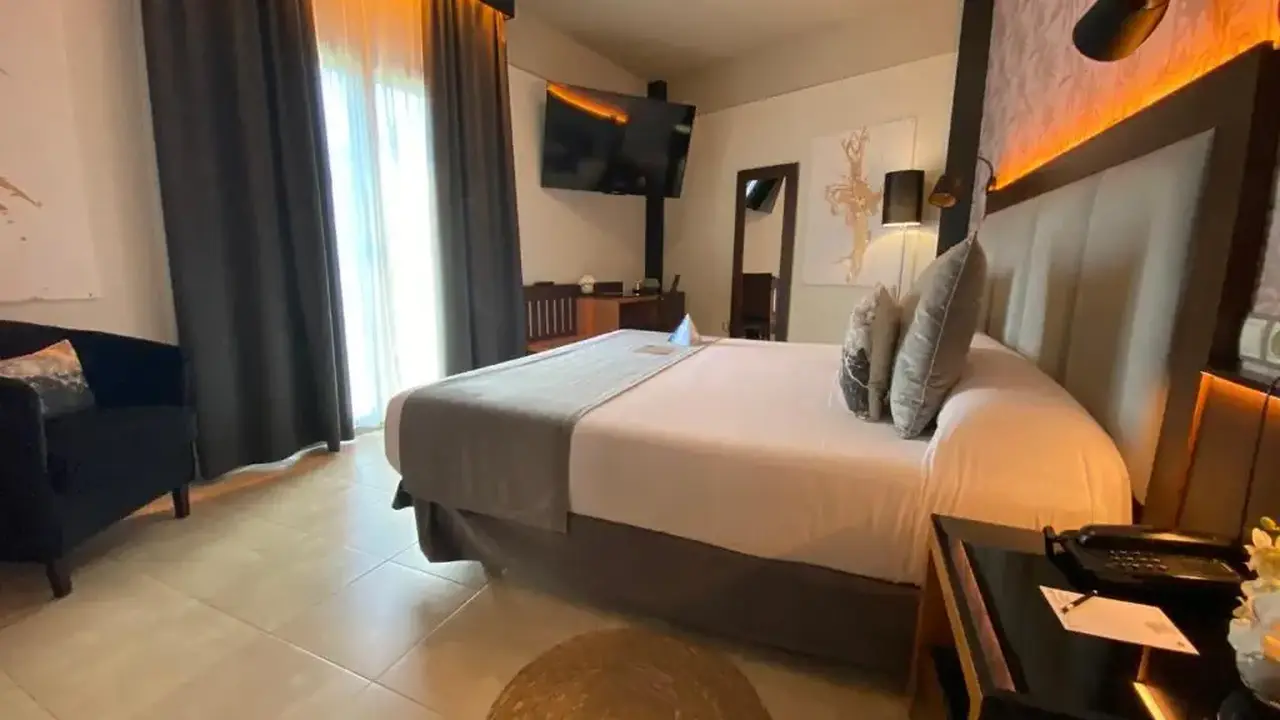 On Aleta Room