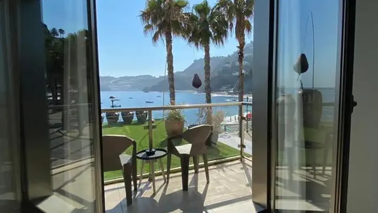 On Aleta Room