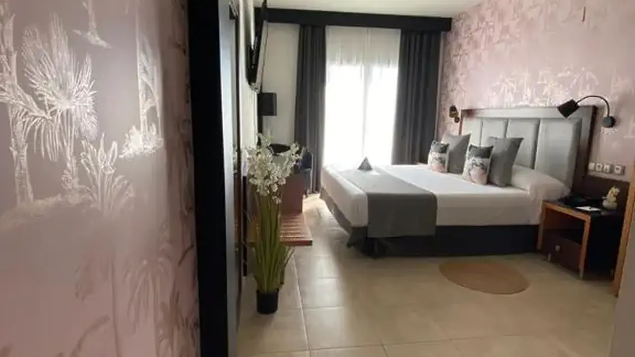 On Aleta Room