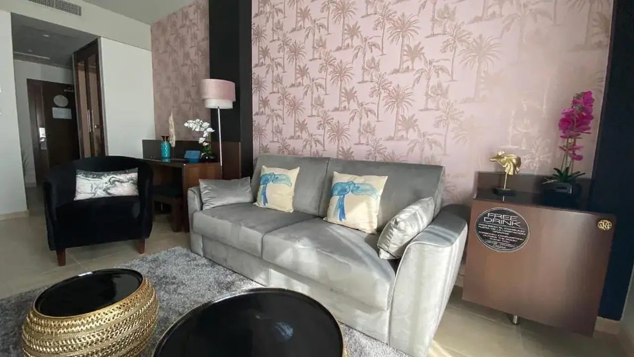 On Aleta Room