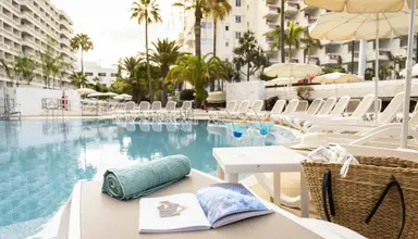 Ona Palm Beach