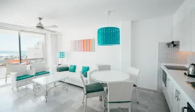 Ona Palm Beach