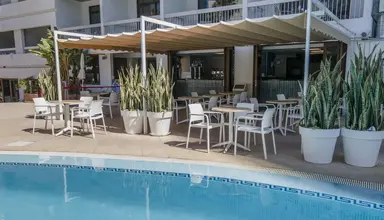 Ona Palm Beach