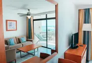 Ona Palm Beach