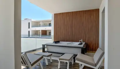 One Resort Premium