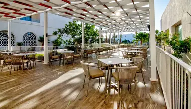 One Resort Premium