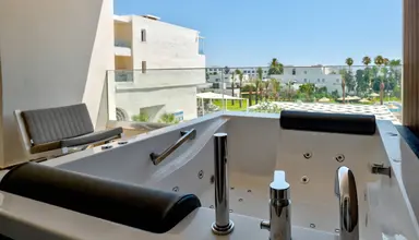 One Resort Premium