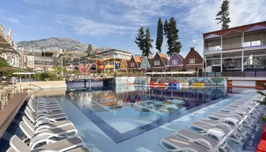 Orange County De Luxe Resort