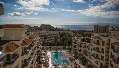 Oro Blanco Apartments