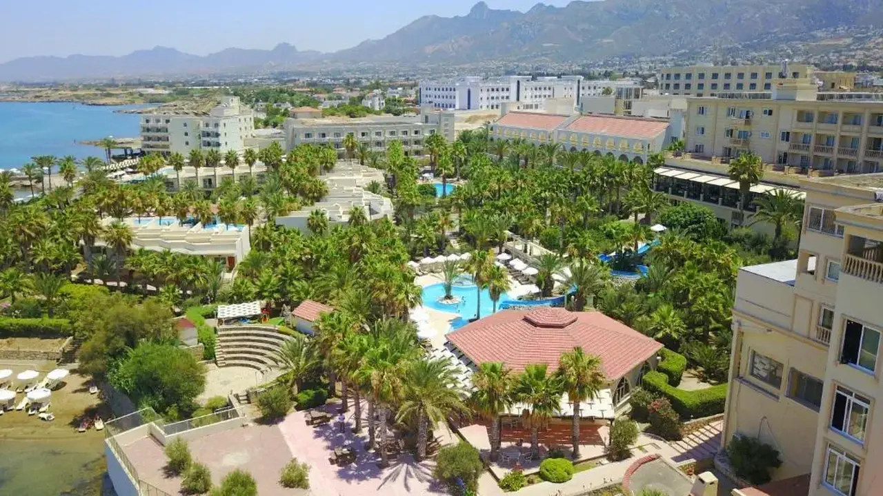 Oscar Resort