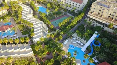 Oscar Resort