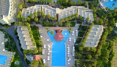 Oscar Resort