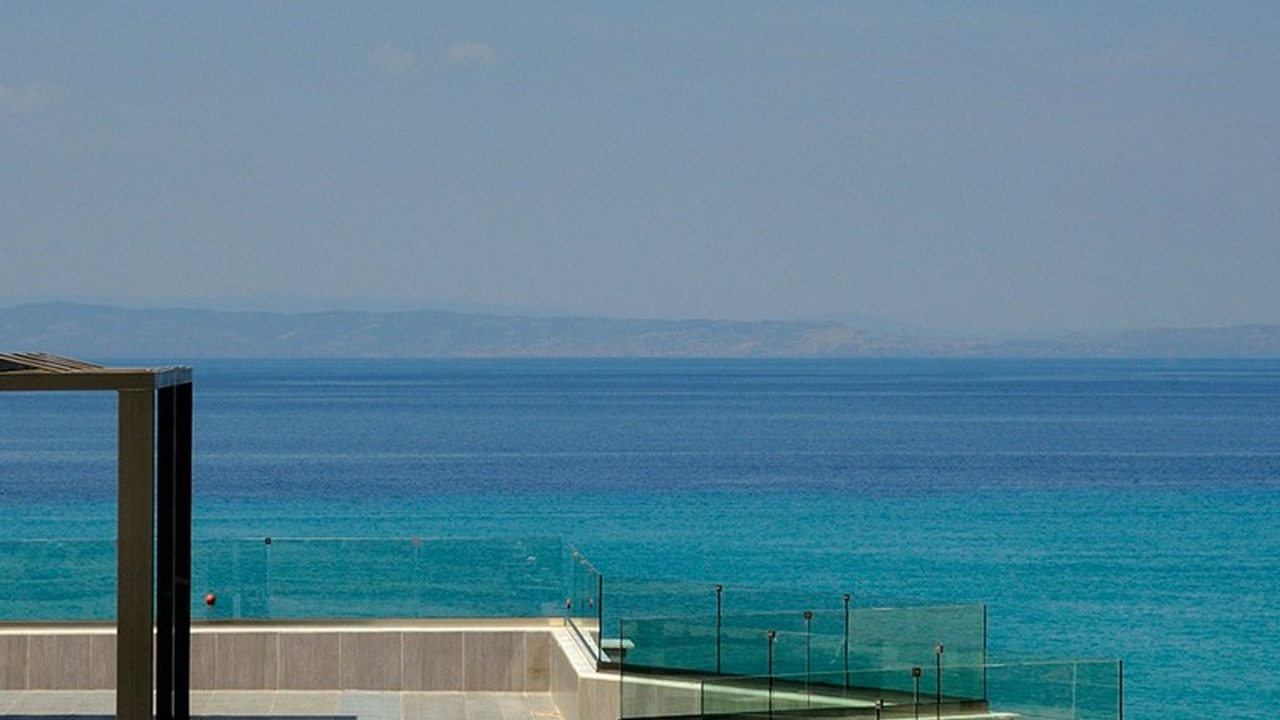 Ostria Sea Side