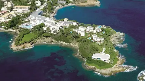 Hotel Out of the Blue Capsis Resort