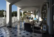 Oz Sui Resort