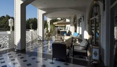 Oz Sui Resort