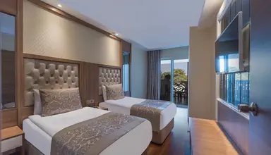 Oz Sui Resort