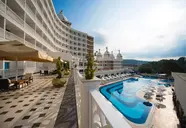 Oz Sui Resort