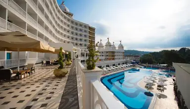 Oz Sui Resort