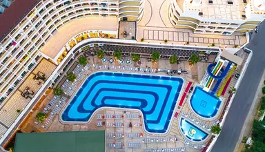 Oz Sui Resort