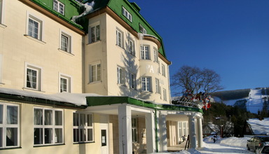 Palace Club