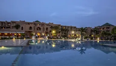 Palm Plaza