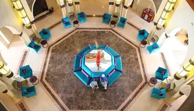 Palm Plaza