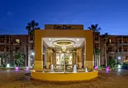 Palm Plaza