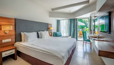 Palm Wings Beach Resort & SPA (Kusadasi)