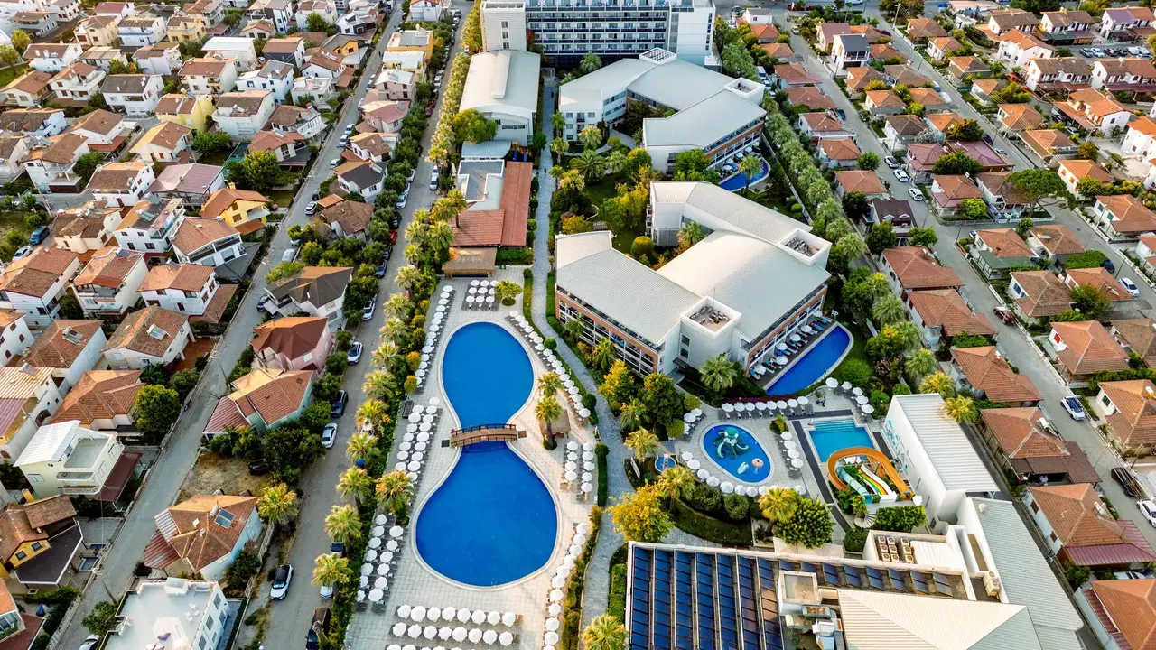 Palm Wings Beach Resort & SPA (Kusadasi)