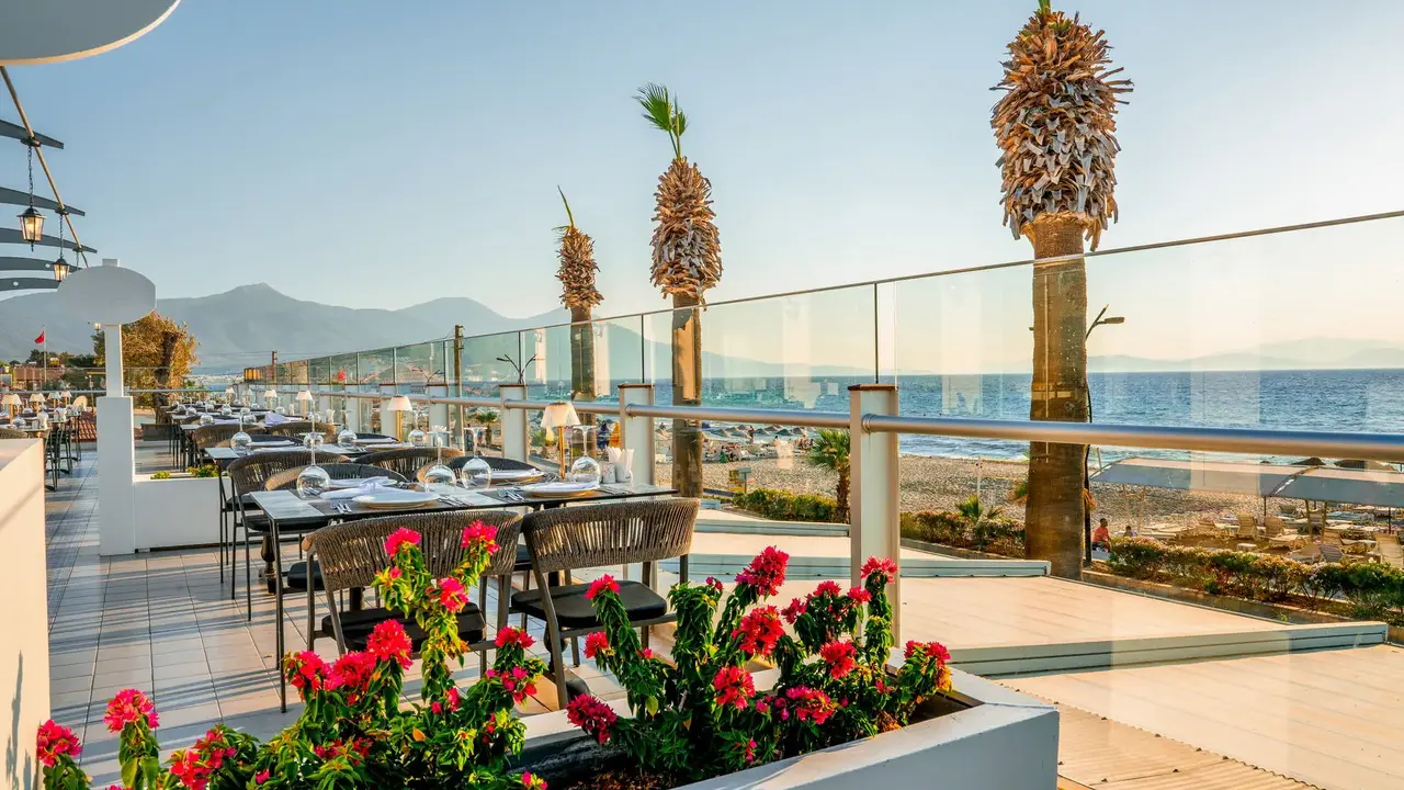Palm Wings Beach Resort & SPA (Kusadasi)