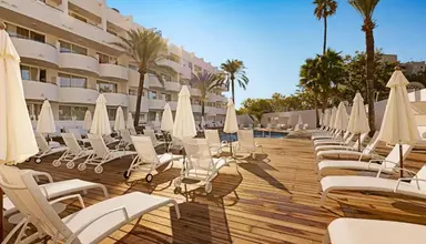Palmanova Beach Apartments by TRH