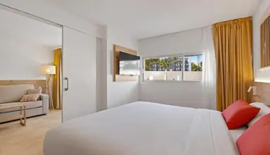 Palmanova Beach Apartments by TRH