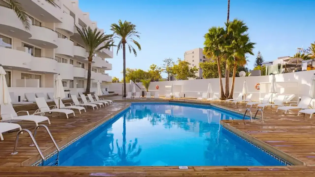 Palmanova Beach Apartments by TRH