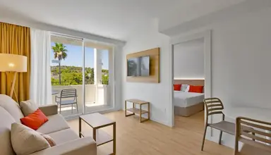Palmanova Beach Apartments by TRH