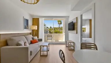 Palmanova Beach Apartments by TRH